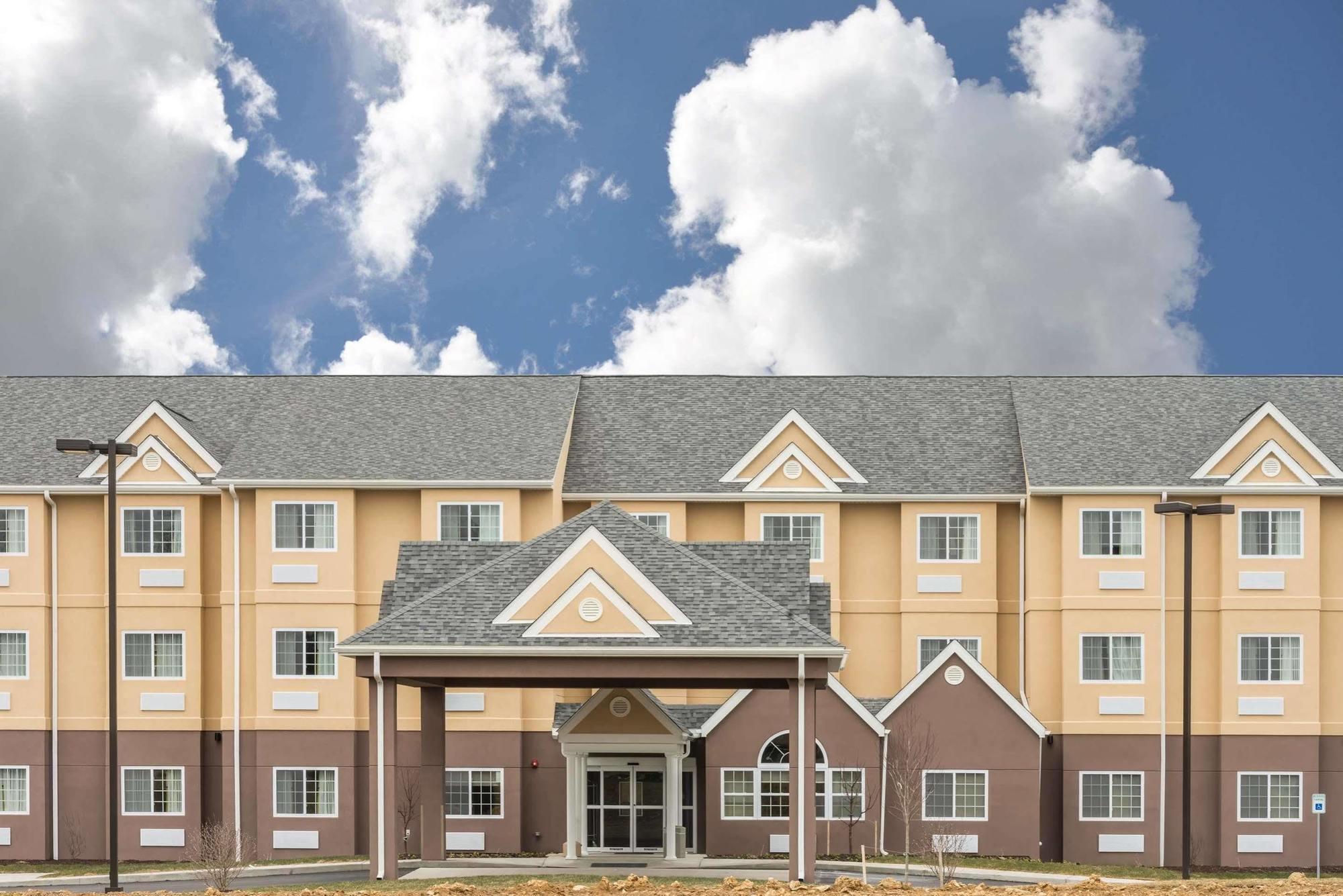 Microtel Inn & Suites By Wyndham Beaver Falls Exterior foto